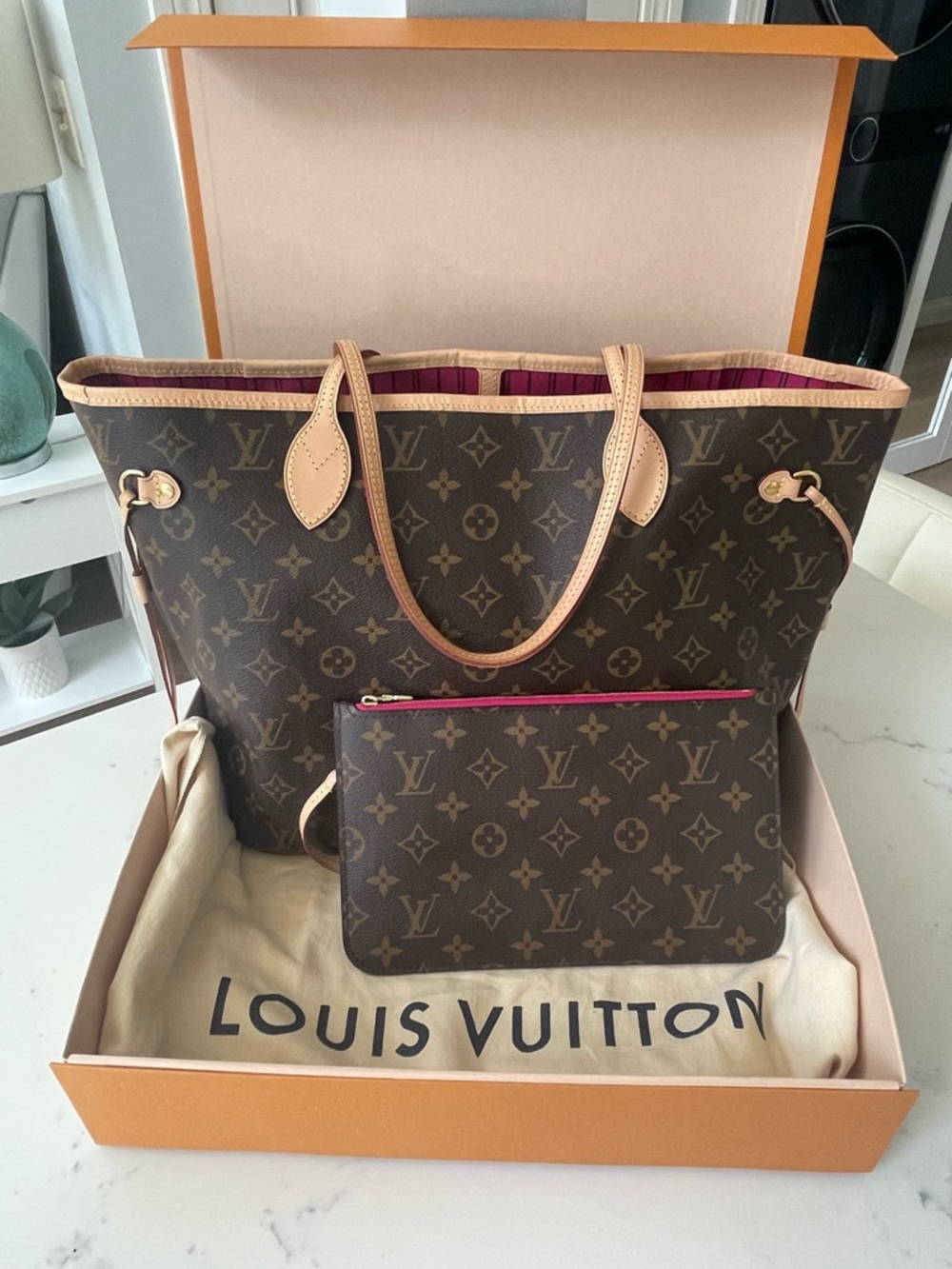 Louis Vuitton Neverfull MM - Picture 2 of 10